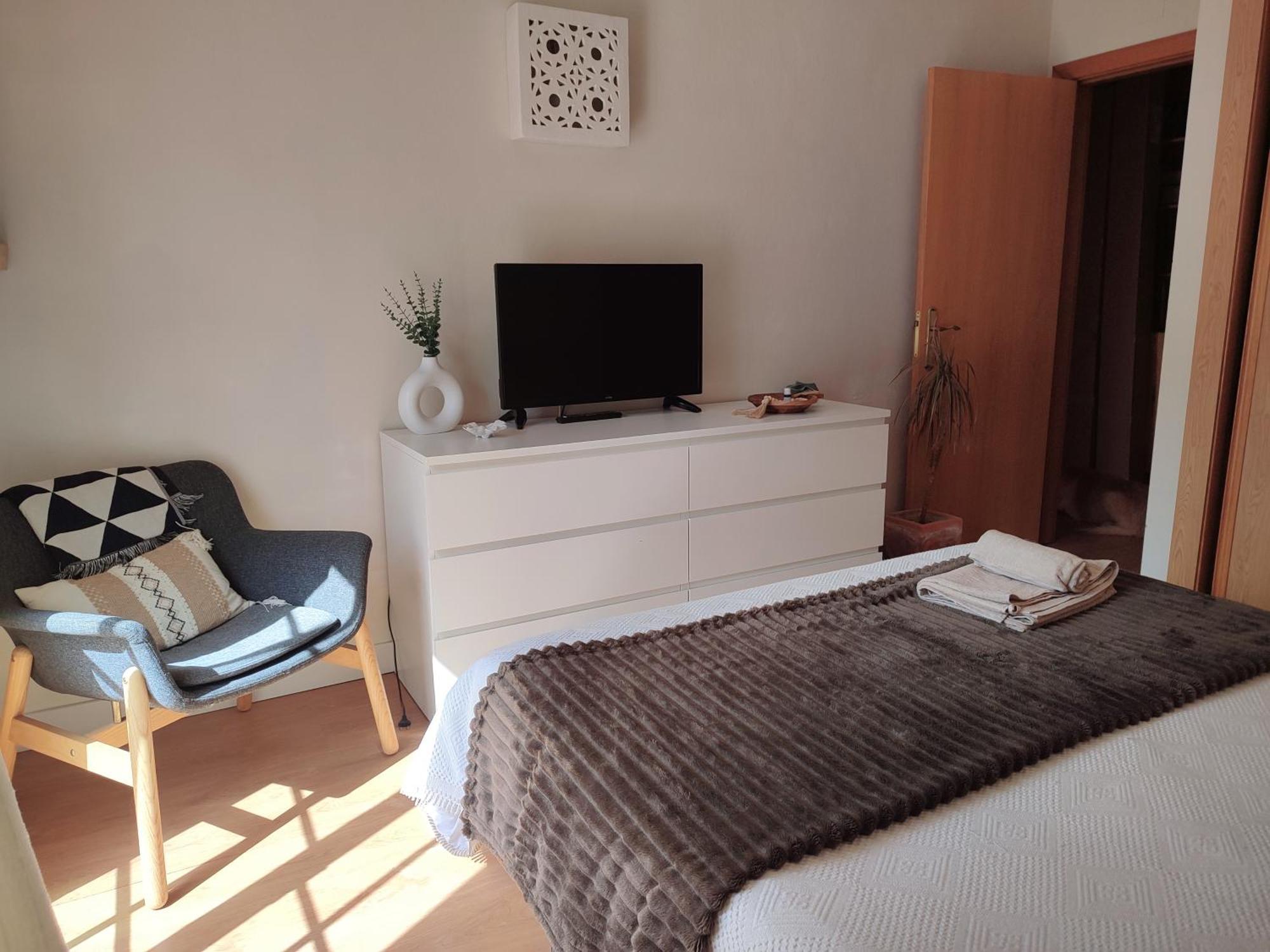 Lovely Bedroom In 阿尔热祖尔 外观 照片